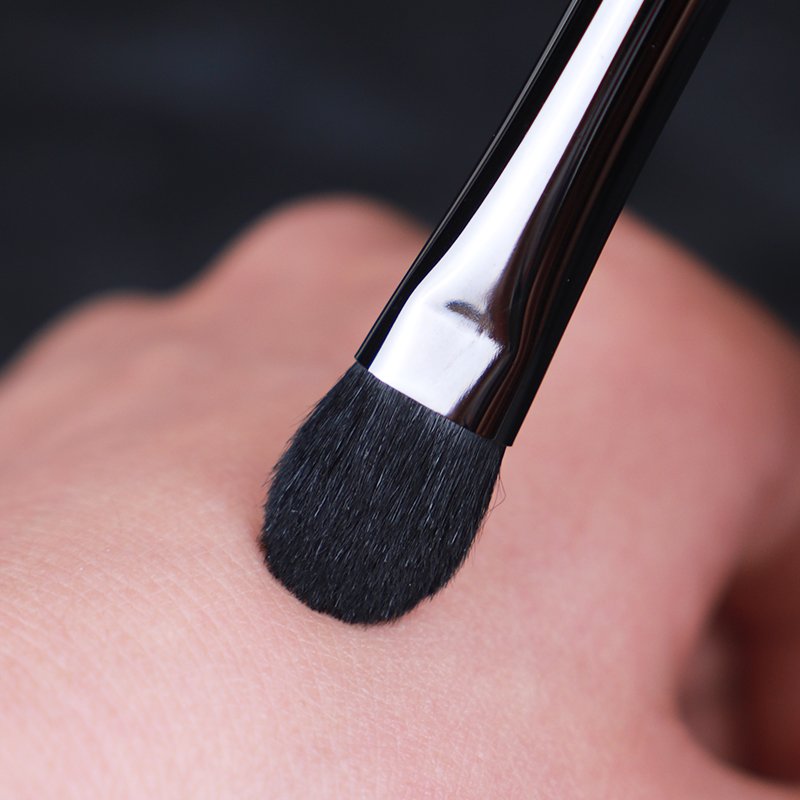 Szary pędzel do makijażu Picca – Makeup Beauty Ro recenzja i cena
