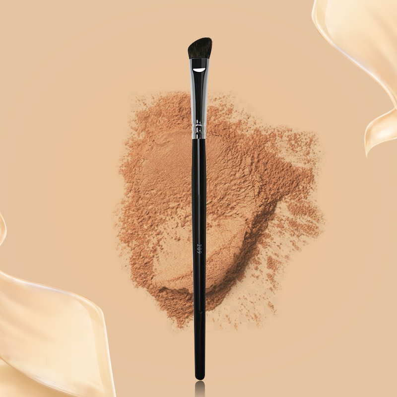 Szary pędzel do makijażu Picca – Makeup Beauty Ro recenzja i cena